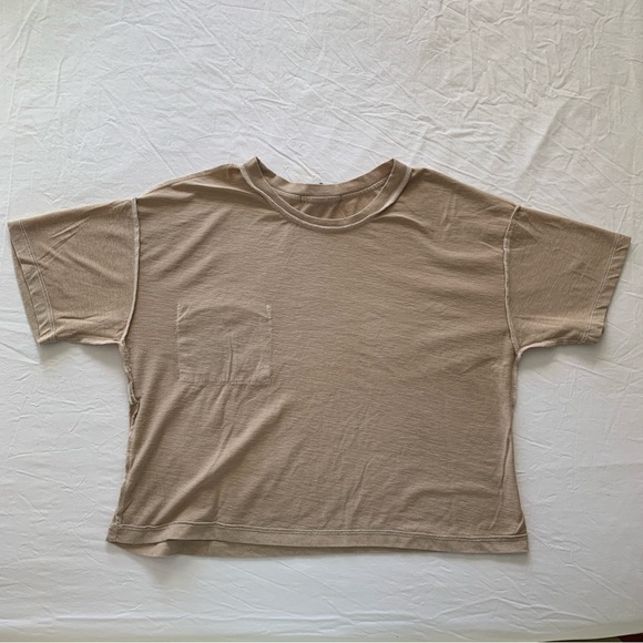Babe Magnet Tan Cropped Tee - Picture 5 of 6